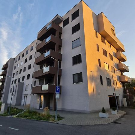Jack'S Apartment Тренчин Экстерьер фото